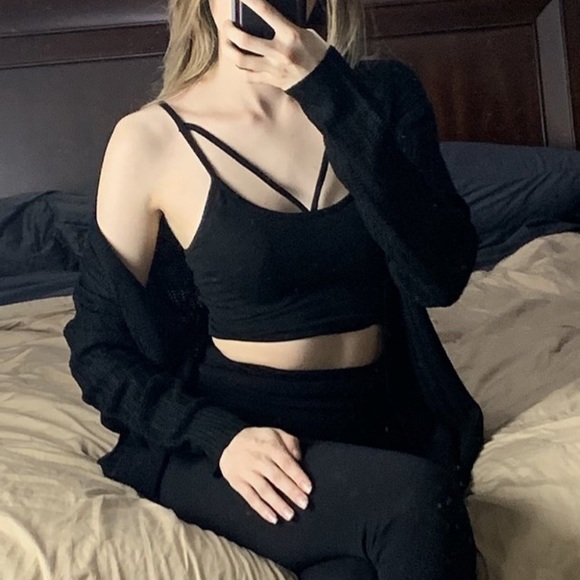 ✨NEW✨ Cage Crop Top - Picture 2 of 2